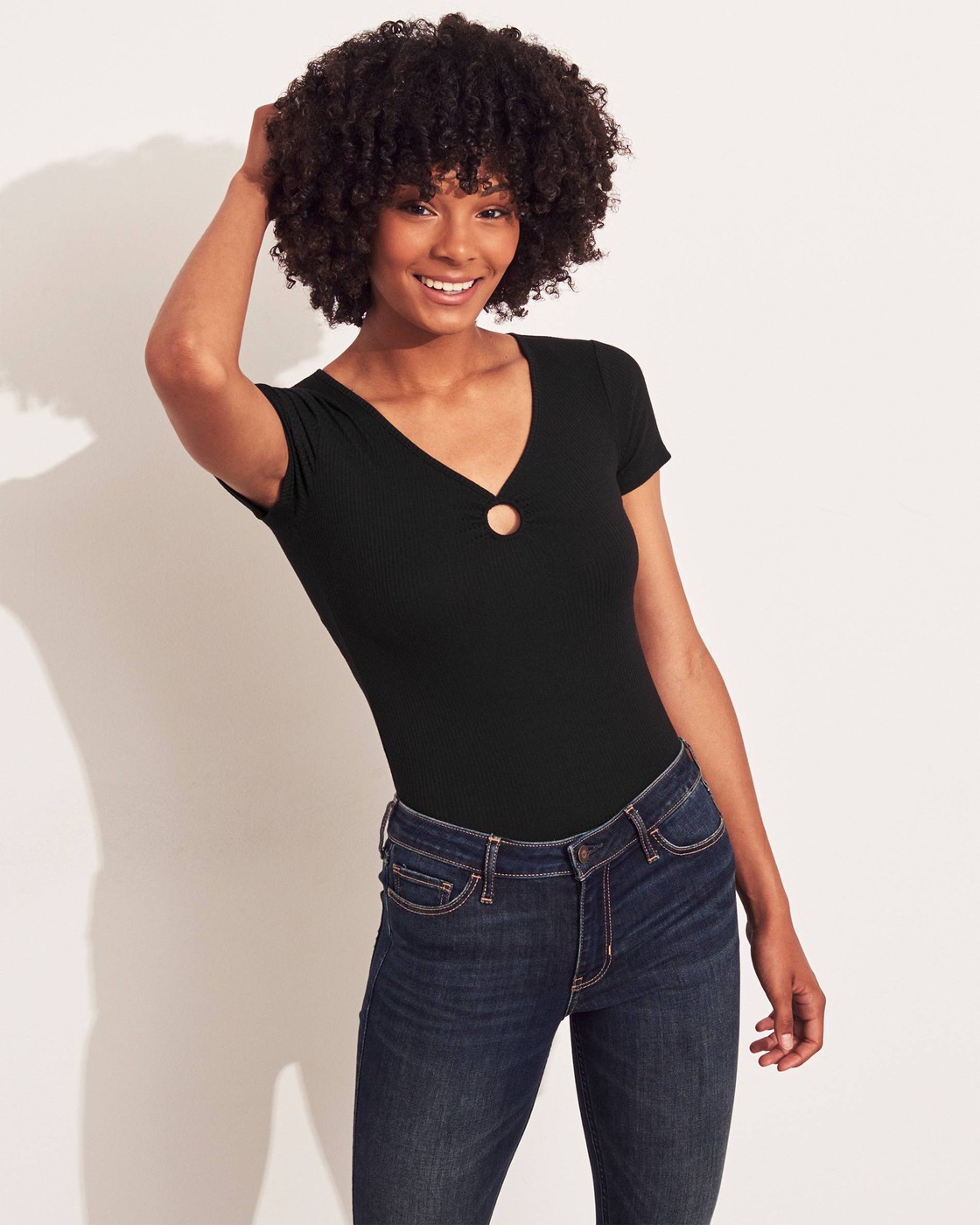 Черная футболка - женская футболка Hollister